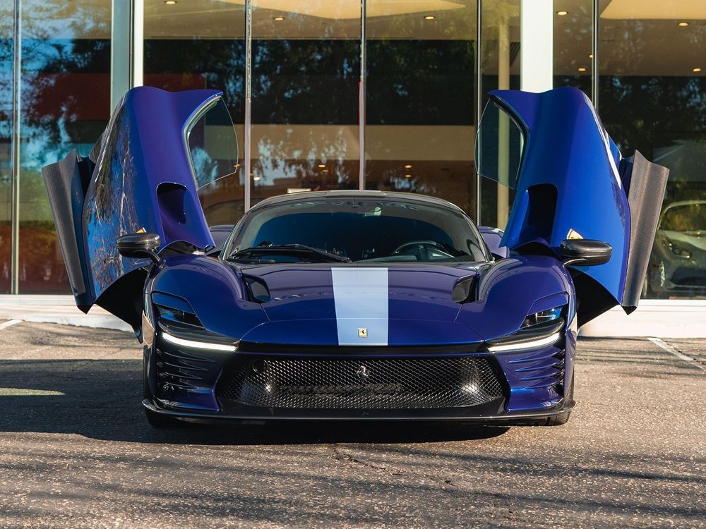 Ferrari DaytonaSP3 (14) cropped 2k.jpg